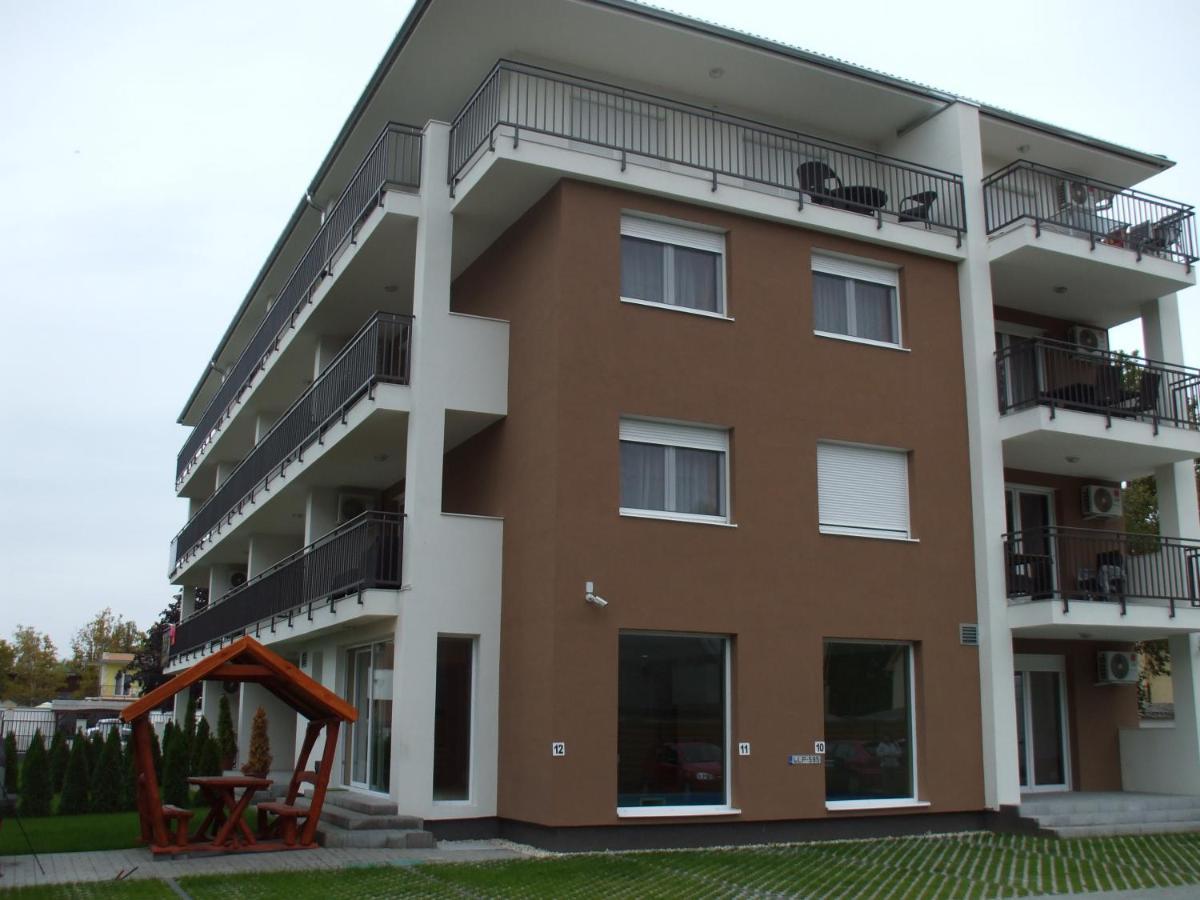 Kohl Wellness Apartman Siófok Esterno foto